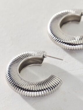 New! James Classic Silver Ribbed Medium Hoops Earrings